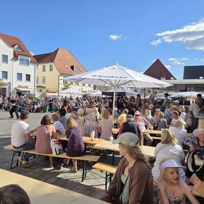 Bild vergr&ouml;&szlig;ern: Stadtfest Stefanie H&ouml;ter (2)-min